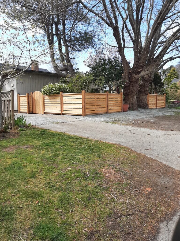 fence repair in saanich bc